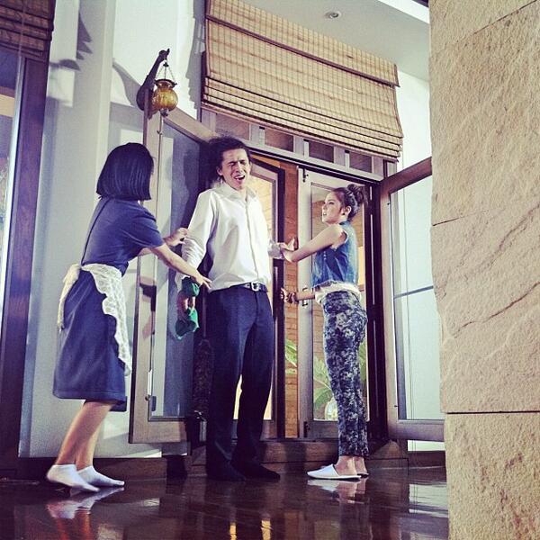 ขวัญ อุษามณี @ เบื้องหลังกองถ่าย "เจ้าสาวสลาตัน"