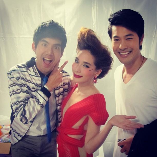 อั้ม VS พลอย ชุดออกงาน ชนกัน งานนี้ใคร "รุ่ง" ใคร "ร่วง" มาดูดันคะ