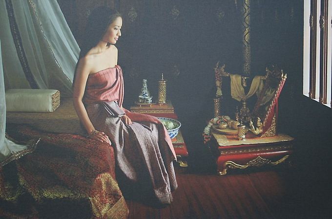 เครื่องแต่งกายจากสุริโยไทและตำนานสมเด็จพระนเรศวร