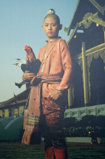 เครื่องแต่งกายจากสุริโยไทและตำนานสมเด็จพระนเรศวร