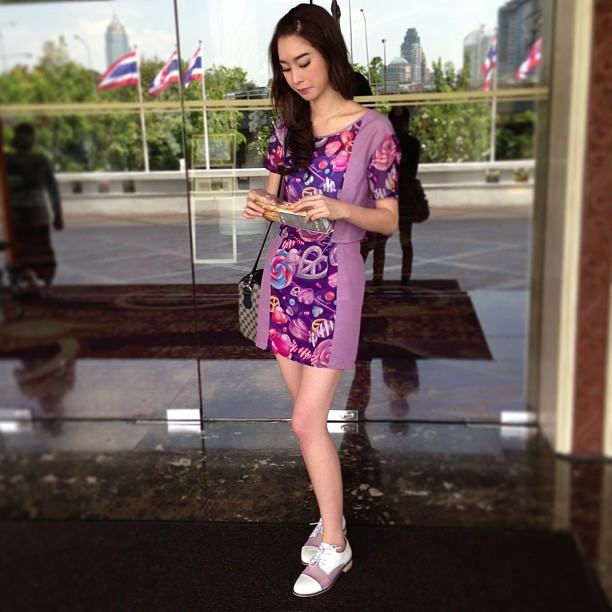 ฉัตร ปริยฉัตร ลิ้มธรรมมหิศร ขาว สูง สวย