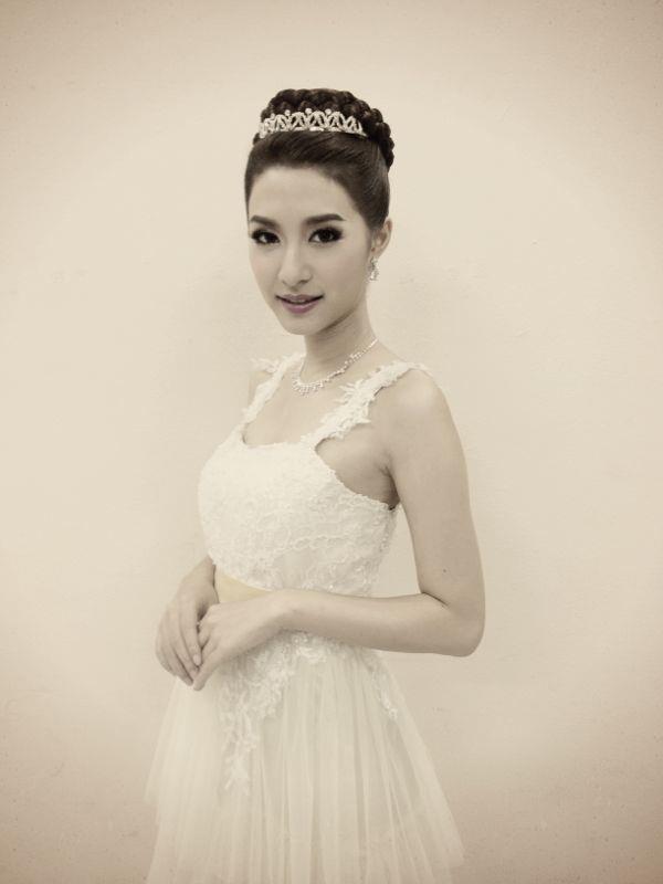 มิว นิษฐา สวย ขาว ตัวเล็ก