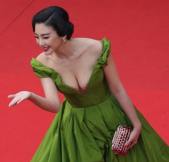 แม่นาง "จางอี่ว์ฉี" อีกหนึ่งสาวจีนดาวเด่นในเมืองคานส์ปีนี้