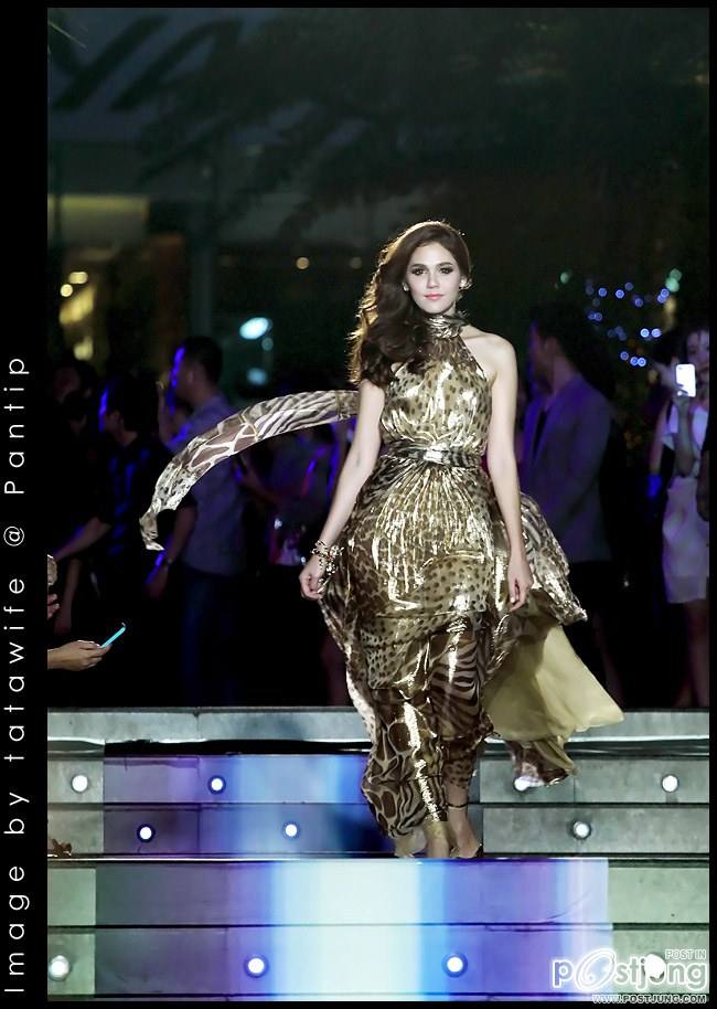 ไปส่ง พี่ชมพู่ ไปเมืองคานส์ พรุ่งนี้ พี่ชมถืงแอร์พอร์ต>>>>> : 19 MAY 2556 Let's go to CANNES FILM FESTIVAL