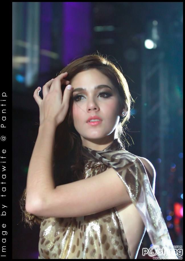 ไปส่ง พี่ชมพู่ ไปเมืองคานส์ พรุ่งนี้ พี่ชมถืงแอร์พอร์ต>>>>> : 19 MAY 2556 Let's go to CANNES FILM FESTIVAL