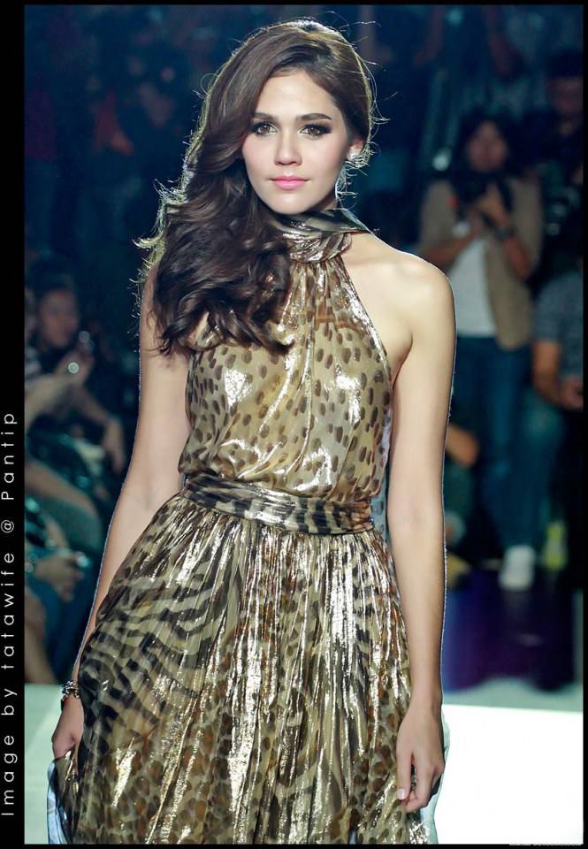 ไปส่ง พี่ชมพู่ ไปเมืองคานส์ พรุ่งนี้ พี่ชมถืงแอร์พอร์ต>>>>> : 19 MAY 2556 Let's go to CANNES FILM FESTIVAL