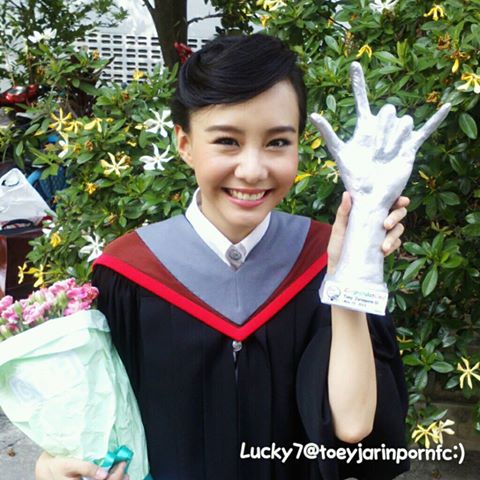 อาหมวย เต้ย รับปริญญาเเล้ว น่ารักมาก