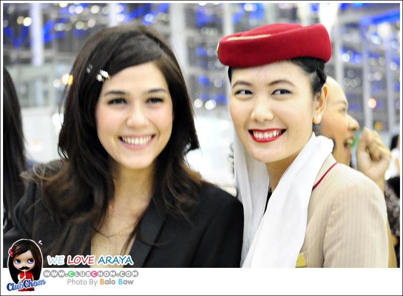 ชมพู่ >>>> ในลุคสาว>> มั่น เท่ ที่ Airport ไปงานเมืองคานส์ ชอบลุคนี้ พี่ชมมากกกกกกกก