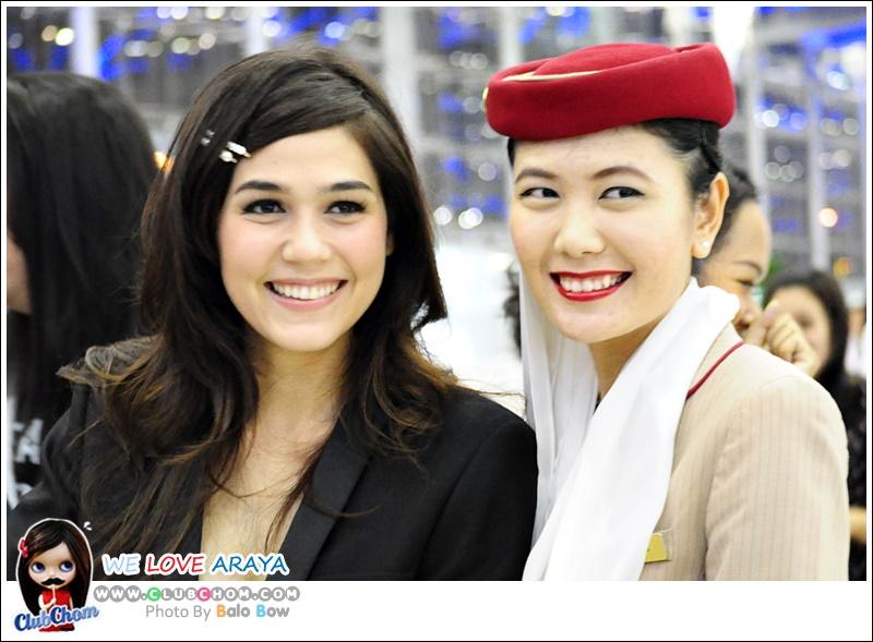 ชมพู่ >>>> ในลุคสาว>> มั่น เท่ ที่ Airport ไปงานเมืองคานส์ ชอบลุคนี้ พี่ชมมากกกกกกกก