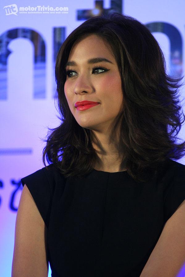 พลอย เฌอมาลย์