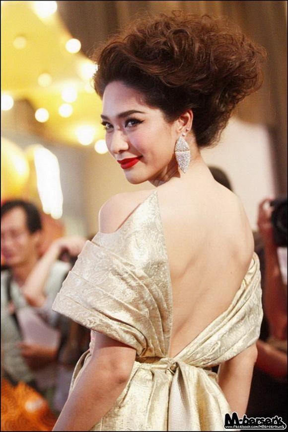 พลอย เฌอมาลย์