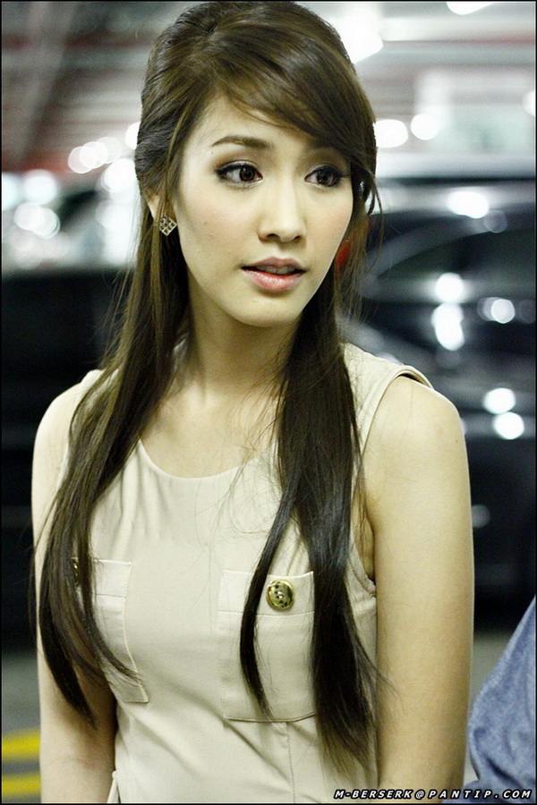 มิน พีชญา
