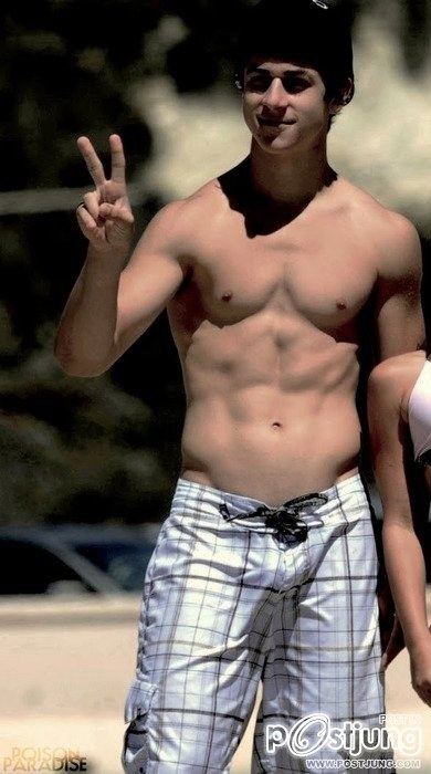 David Henrie