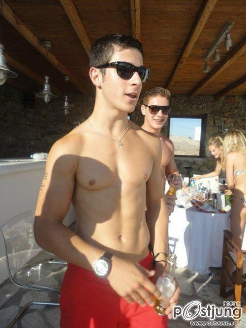 David Henrie