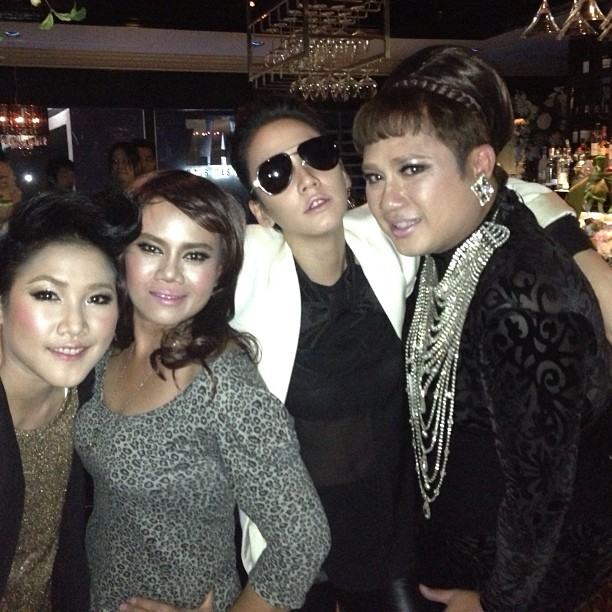 หล่อยกแก๊ง ในปาร์ตี้วันเกิด เมย์ เฟื่องอารมย์