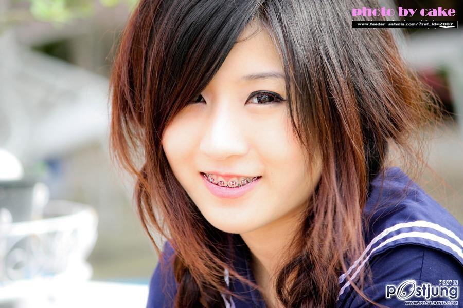 น้องนักเรียนใส่เหล็กดัดฟันน่าร๊ากก