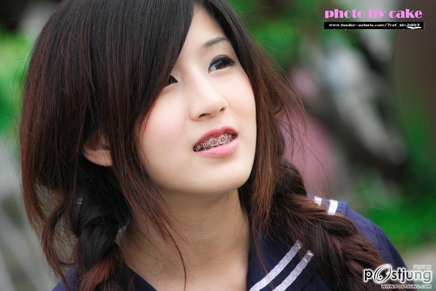 น้องนักเรียนใส่เหล็กดัดฟันน่าร๊ากก