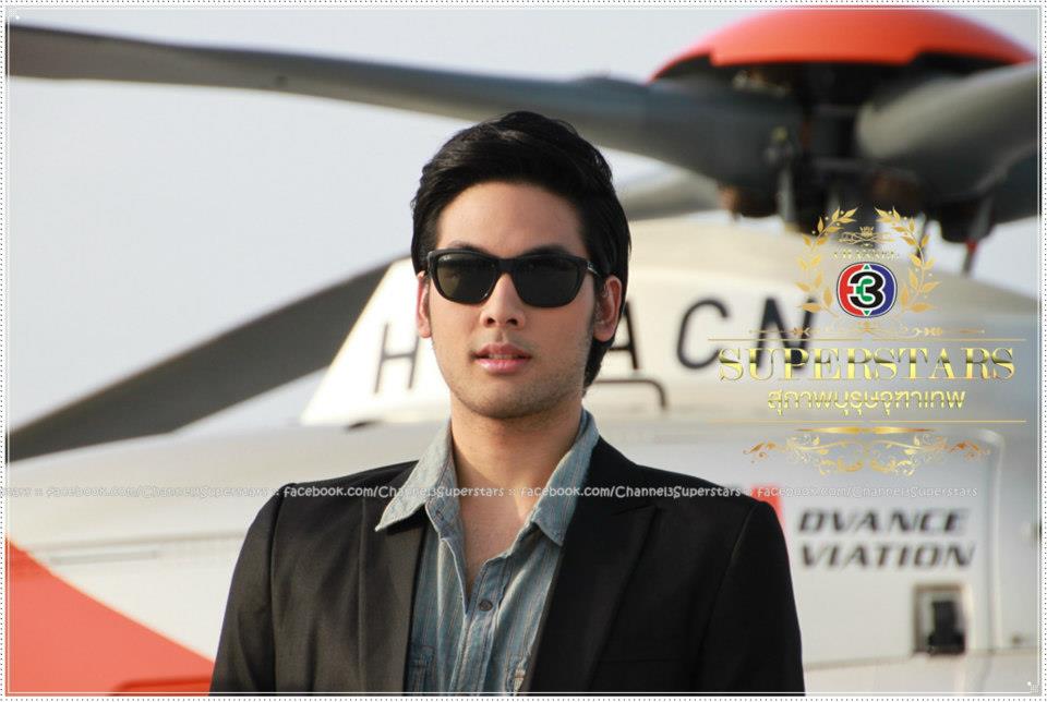 บอม ธนิน @คุณชายรัชชานนท์  (หน้าใส เคราบาง)