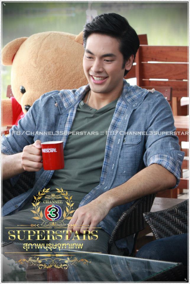 บอม ธนิน @คุณชายรัชชานนท์  (หน้าใส เคราบาง)