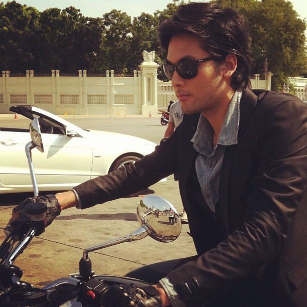 บอม ธนิน @คุณชายรัชชานนท์  (หน้าใส เคราบาง)