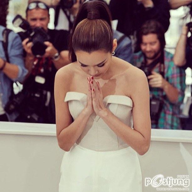 ญาญ่าหญิงงดงามในชุดไทยจากเมืองคานส์