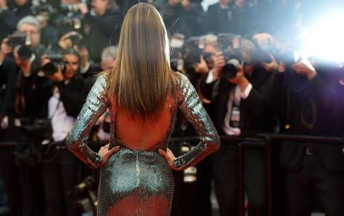 ทอปโมเดลโลก Alessandra Ambrosio เจิดจรัสบนพรมแดงเมืองคานส.์