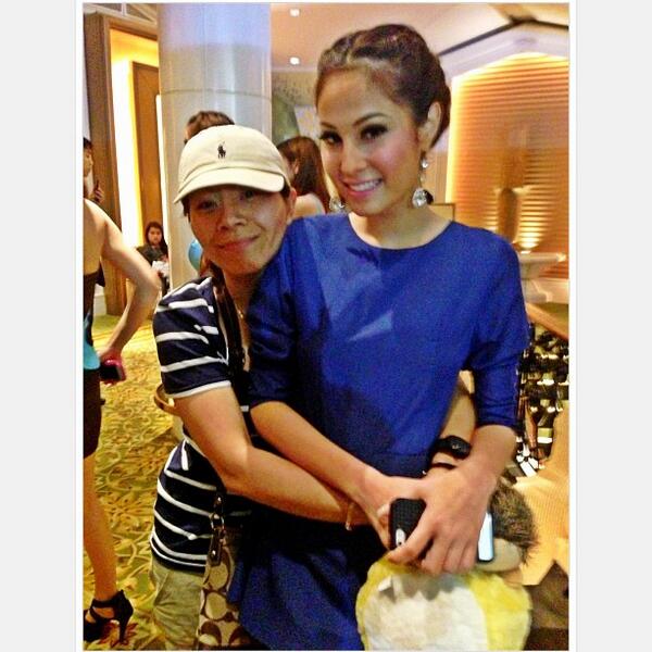 ขวัญ อุษามณี @ งาน i-mobile