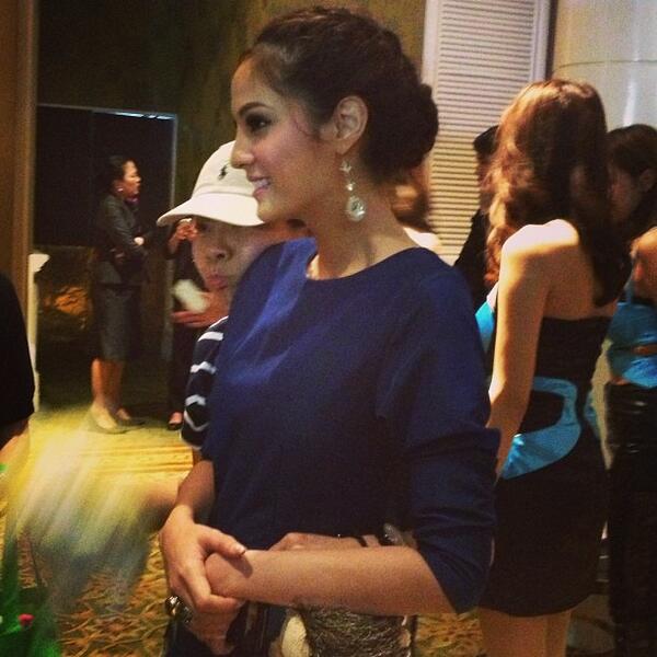 ขวัญ อุษามณี @ งาน i-mobile