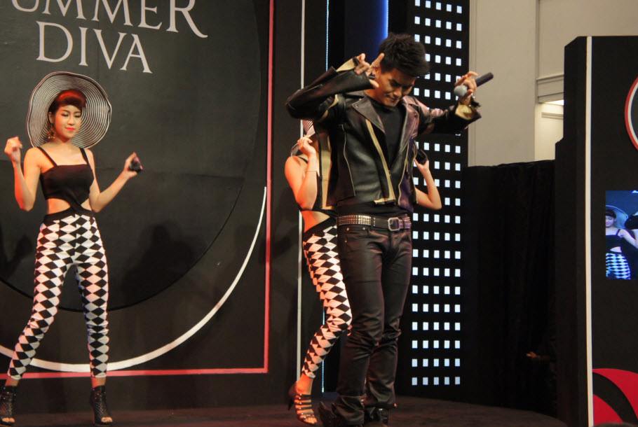 รวมรูปฮั่น จากงาน เปิดตัว 12 Plus Summer Diva