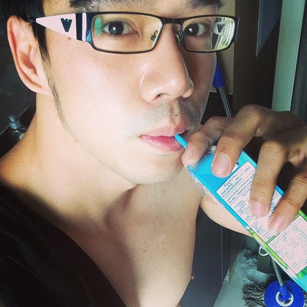 กำปั้น บาซู @ Instagram
