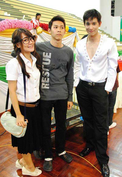 ชาวเน็ตขุดคุ้ยรูป กวาง พริ้งพราว สงสัยเป็นแฟนเก่า เจมส์ จิรายุ