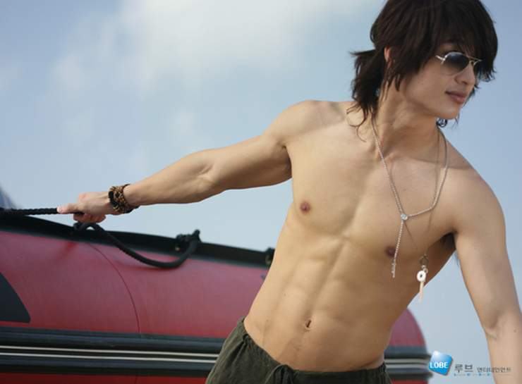 Son Ho Young นักร้องเกาหลี พยายามฆ่าตัวตายตามแฟนสาว