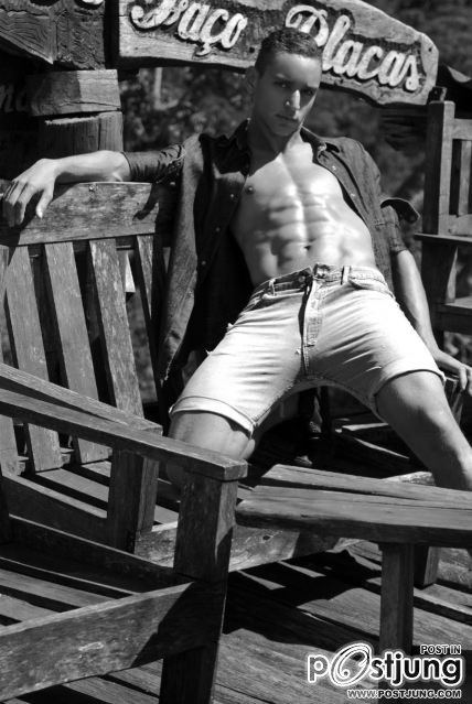 Samyr Fully & Leo Oliver in PinUpBoys 3