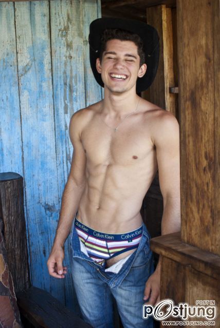 Samyr Fully & Leo Oliver in PinUpBoys 3