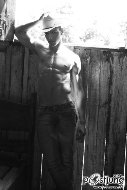 Samyr Fully & Leo Oliver in PinUpBoys 3