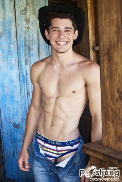 Samyr Fully & Leo Oliver in PinUpBoys 3