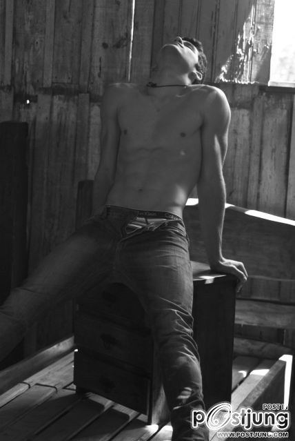 Samyr Fully & Leo Oliver in PinUpBoys 3