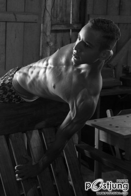 Samyr Fully & Leo Oliver in PinUpBoys 3