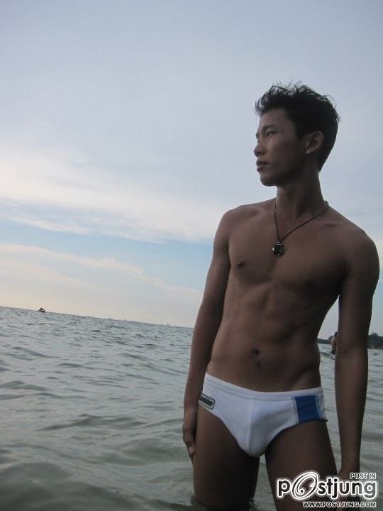 ตี๋ไปทะเล
