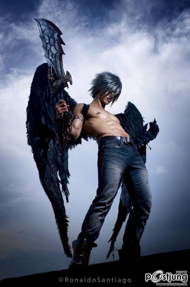 JayEm Sison หนุ่มนักคอสเพลย์หุ่นล่ำ