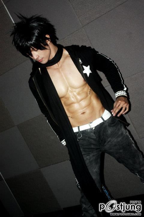 JayEm Sison หนุ่มนักคอสเพลย์หุ่นล่ำ