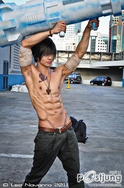 JayEm Sison หนุ่มนักคอสเพลย์หุ่นล่ำ
