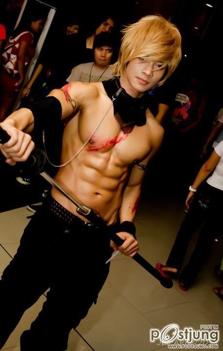 JayEm Sison หนุ่มนักคอสเพลย์หุ่นล่ำ
