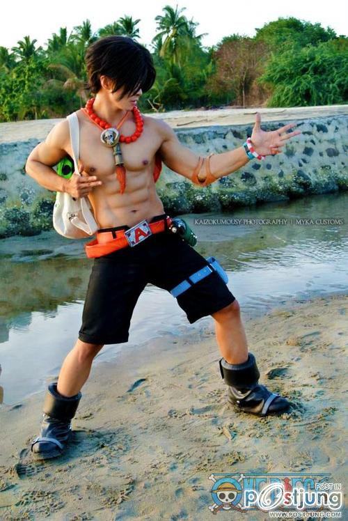 JayEm Sison หนุ่มนักคอสเพลย์หุ่นล่ำ