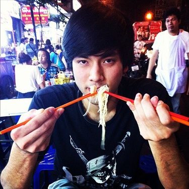 บอม ธนิน   คุณซายรัชซาน่นนนน พระเอกหน้าสด