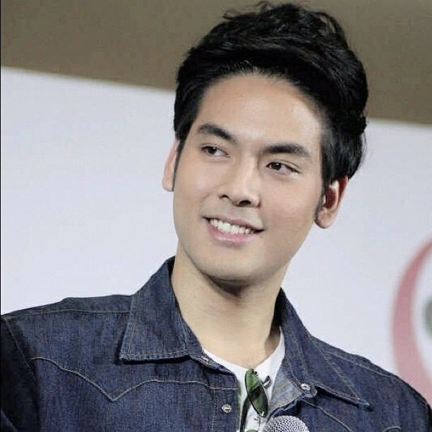 บอม ธนิน   คุณซายรัชซาน่นนนน พระเอกหน้าสด
