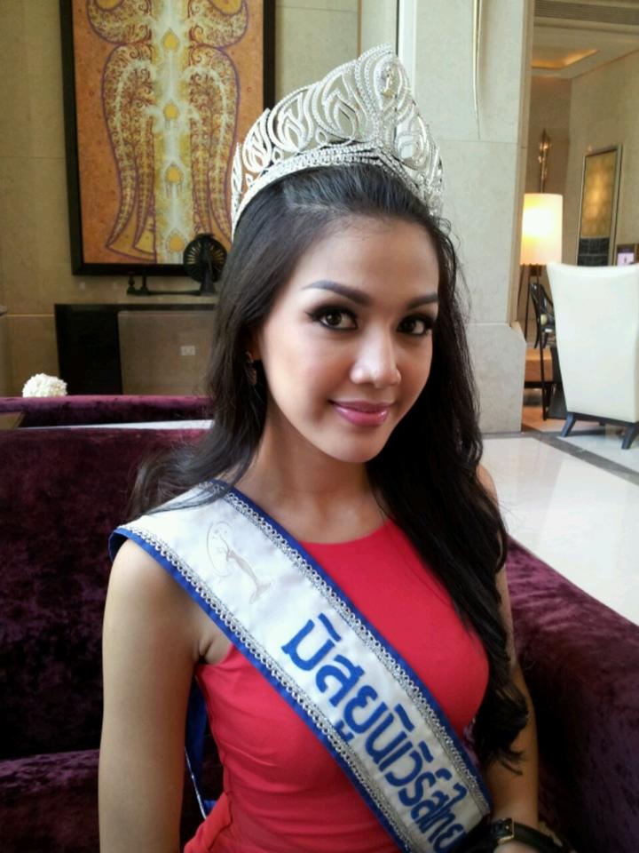น้องๆมิสยูนิเวิร์สไทยแลนด์ 2013 ขอบคุณสื่อจ้า