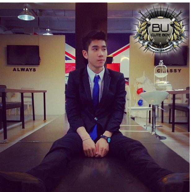 หนุ่มม.กรุงเทพ