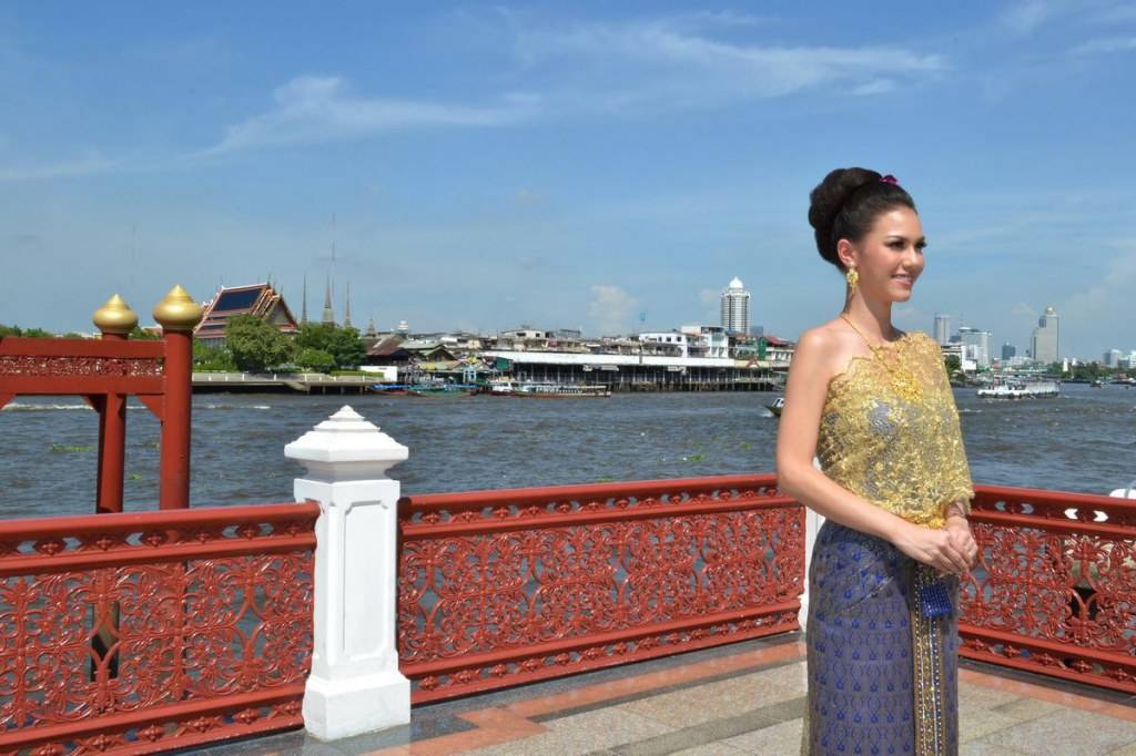 น้องนาตาลี มิสไทยแลนด์เวิลด์ 2013 ถ่ายทำ VTR ในการประกวดมิสเวิลด์