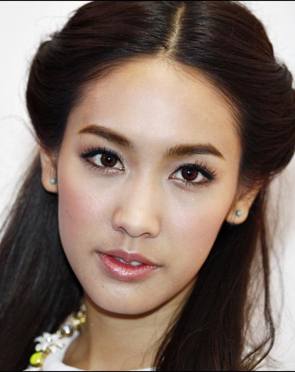 Make up สวยๆของดาราไทย ( เพิ่มเติมได้นะคะ )